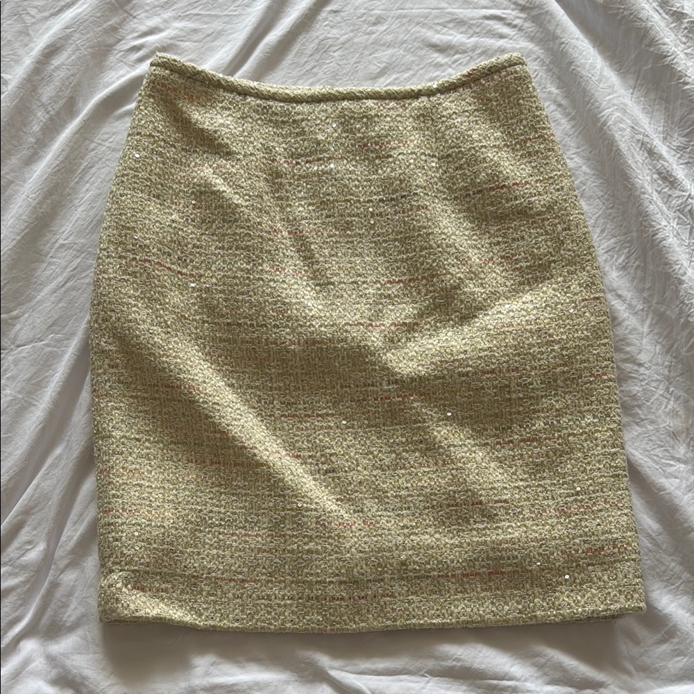 Elegant Cream Tweed Pencil Skirt Tahari